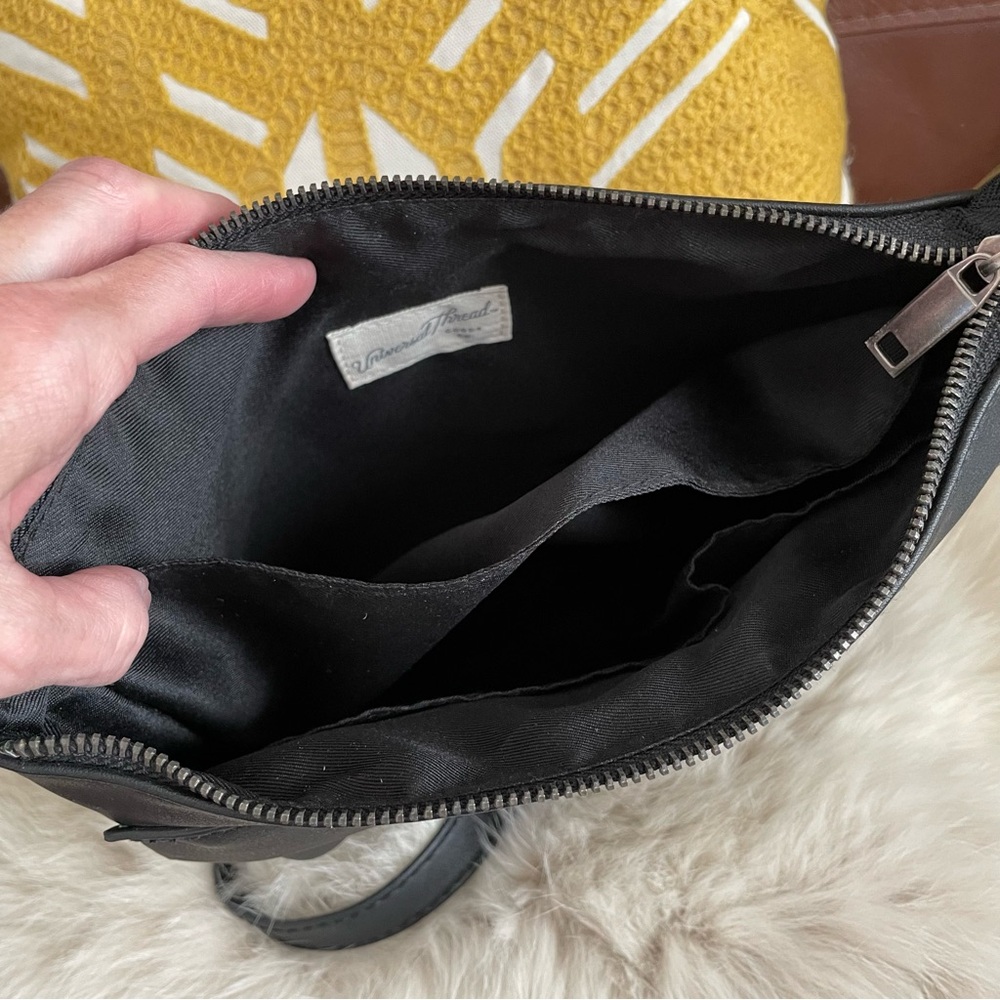 Universal Thread Vegan Crossbody Bag - Picture 8 of 10